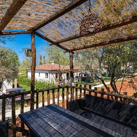 Apartmani Noa I Natali Kaldanija エクステリア 写真