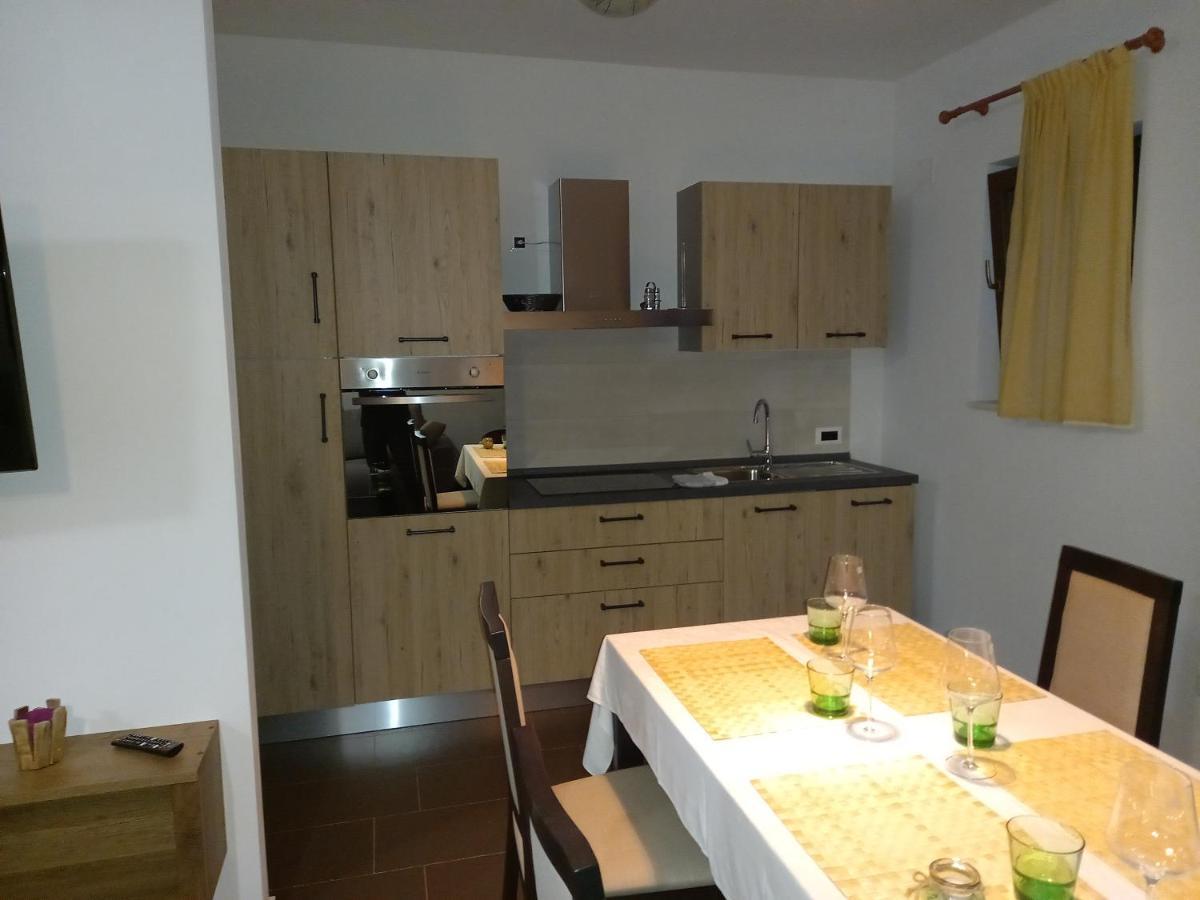Apartmani Noa I Natali Kaldanija エクステリア 写真
