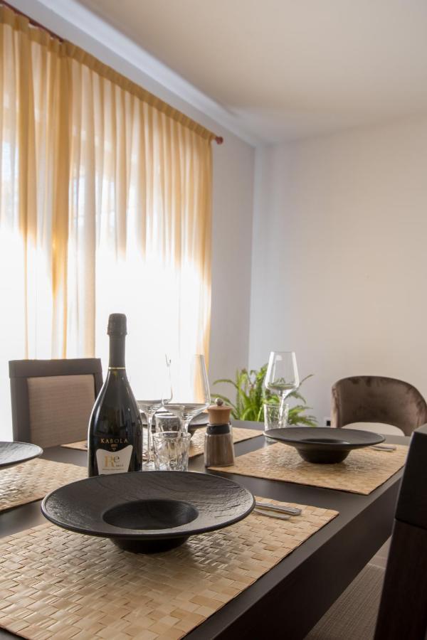 Apartmani Noa I Natali Kaldanija エクステリア 写真