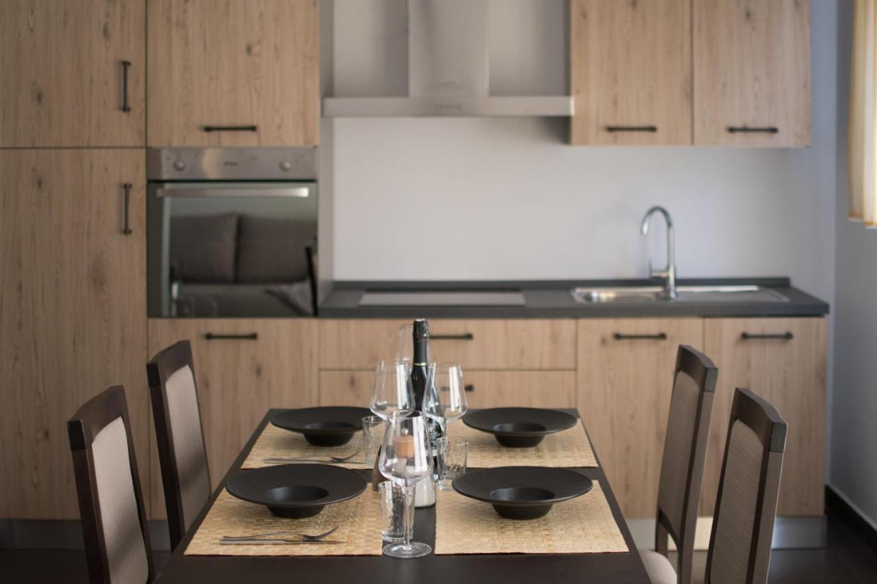 Apartmani Noa I Natali Kaldanija エクステリア 写真